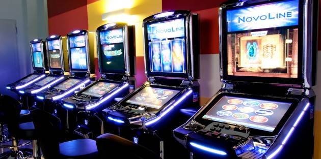 Slot e VLT a pieno regime nonostante il divieto di gioco tra le 19 e le 21 