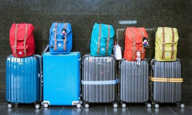 Un italiano su 5 vuole scappare all’estero