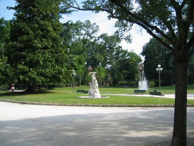 Recinzione Giardini Pubblici . Una sconfitta di Luciano Losi (Cremona) 