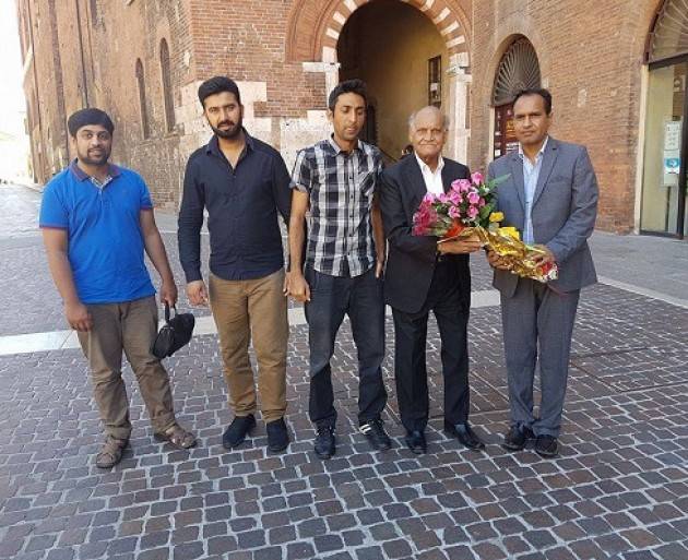 Cremona Conclusa la mostra sul Pakistan con la visita poeta pakistano Anwar Masood