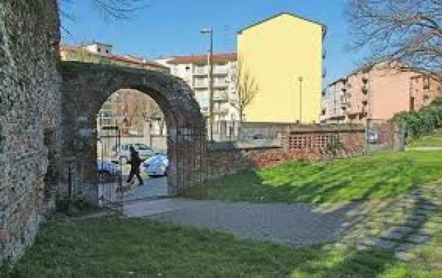 Cremona Proposta per illuminare le vecchie mura medievali zona Porta Mosa-Via Giordano. di Daniele Disingrini 