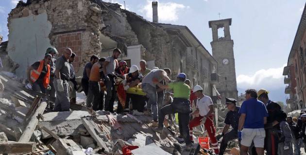 Il Personaggio Chi è il Sindaco di Amatrice Sergio Pirozzi