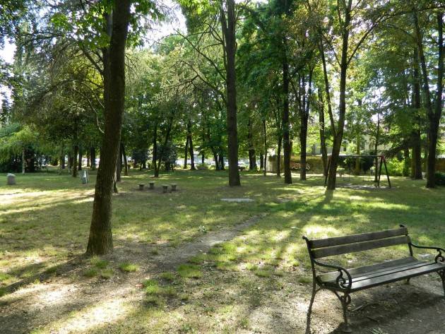 Lista ‘ Casalmaggiore la nostra Casa’ si oppone al parcheggio nel parco di scuola Romani