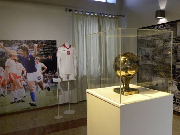 Sirmione Inaugurata la mostra ufficiale di Paolo Rossi