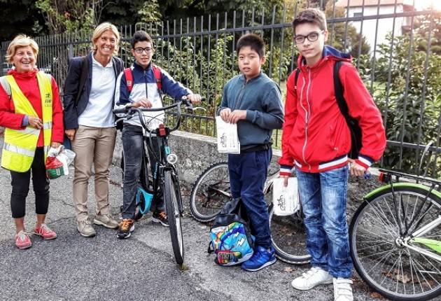 Cremona Premiati i bambini arrivati a scuola in bicicletta