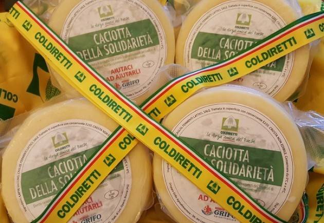 Caciotta solidale Domenica al Mercato di Campagna Amica a Rivolta d’Adda (Cremona)