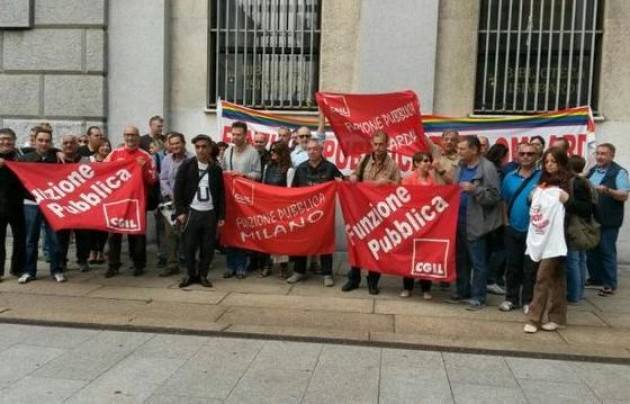 La protesta Milano: precari della giustizia in presidio