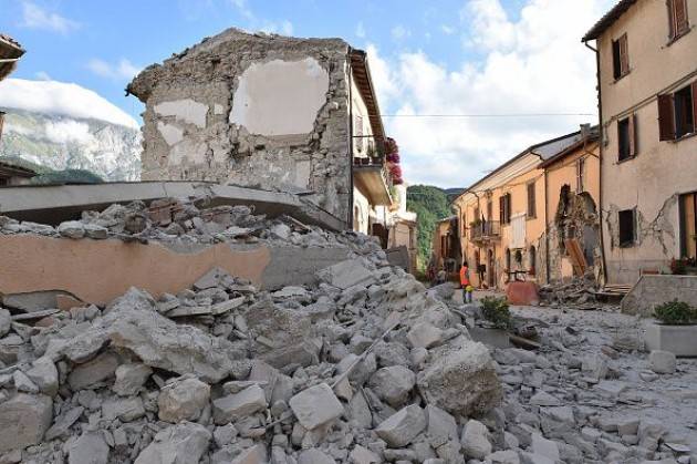 Diploma per due cittadini romeni che hanno salvato nove persone nel terremoto centro Italia