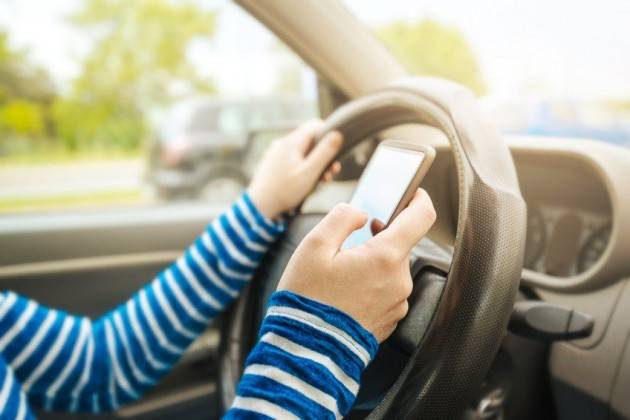 19 milioni di automobilisti italiani hanno commesso infrazioni nello scorso anno: limiti di velocità, uso del cellulare e mancata distanza