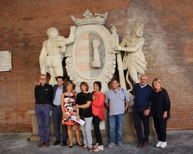 Il gruppo scultoreo dei ‘Due Ercoli’ restituito alla città di Cremona