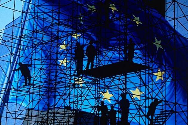 Uneba Long Term Care in Europa Aumentano gli anziani bisognosi di assistenza . La popolazione invecchia.