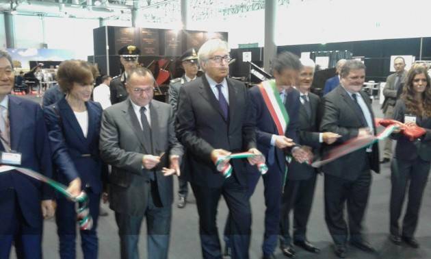 Cremona Musica Inernational Exhibitions 2016 Luciano Pizzetti taglia il nastro