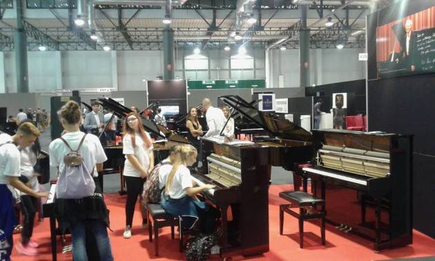 Cremona Musica Inernational Exhibitions 2016 Luciano Pizzetti taglia il nastro