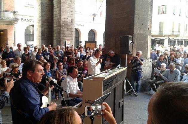 (Video) Ovazione per la band dei tre Sindaci:Del Bono (Bs), Galimberti (Cr) e Gori (Bg)