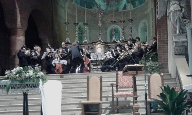 Cremona Coro Costanzo Porta Strepitoso  concerto  di San Francesco diretto  da Antonio Greco