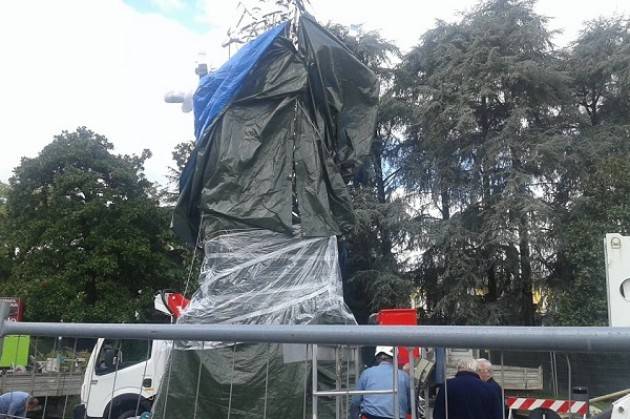 Cremona Il ‘Violone’ di acciaio di Palù che non piace è in fase di allestimento