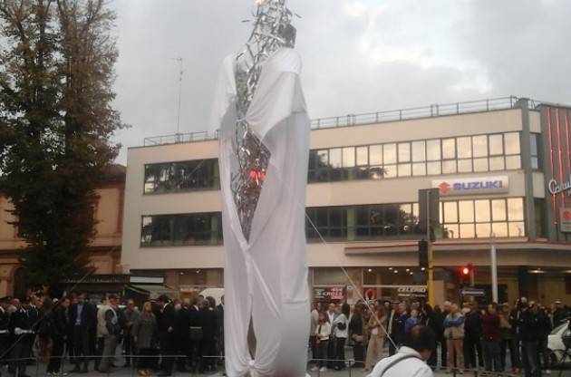Cremona Il super violino di Palù è stato inaugurato e donato alla città
