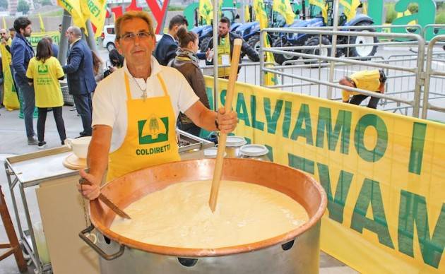 Latte etichettato: ‘Fusse che fusse la vorta bbuona!’