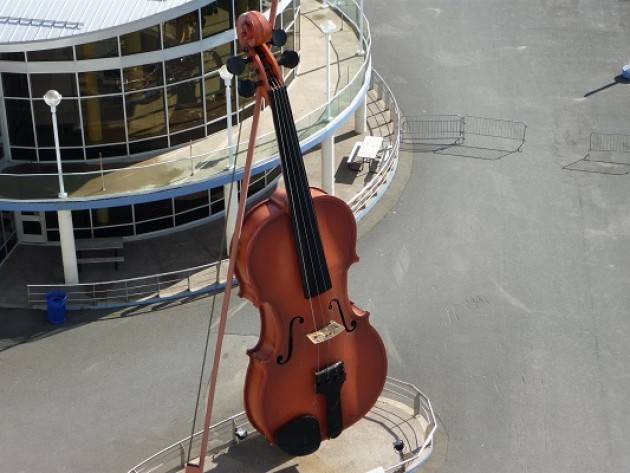 C’è Violino e Violinone. Il Violino di Sidney in Canada? Un Capolavoro di Giorgino Carnevale