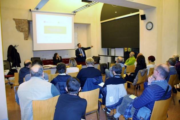 Cremona I soci della Banca Etica, in assemblea, pongono il problema Buzzi-Unicem.