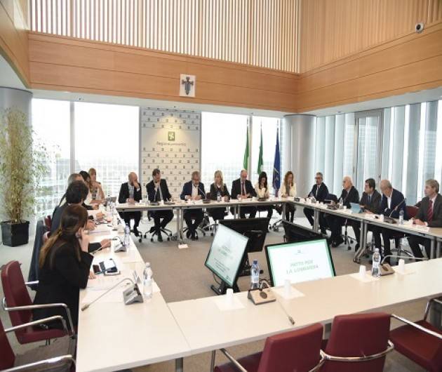 Maroni: avviato confronto sindaci per 'Patto per la Lombardia'