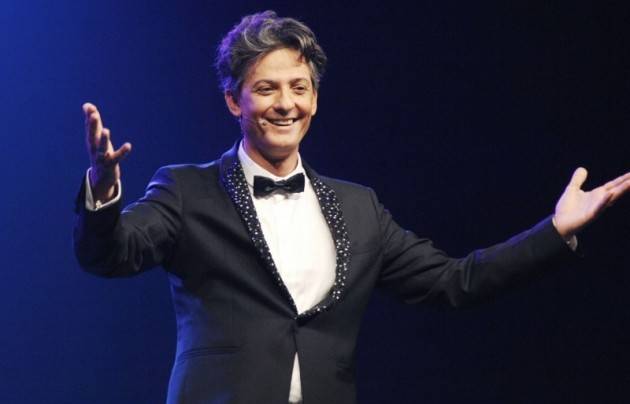 Twitter, Fiorello punge l'Inter