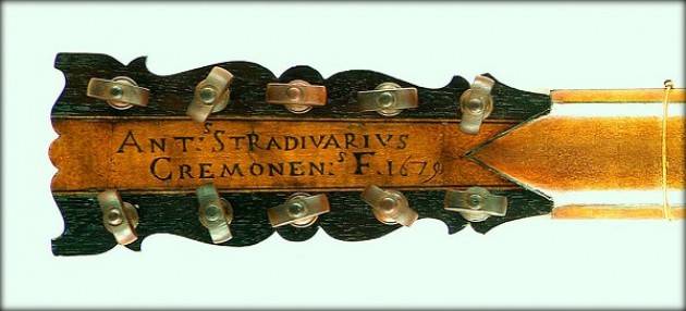 MDV Cremona Suono del Rinascimento Cremonese IL VIOLINO AMATI CARLO IX E LA CHITARRA SABIONARI