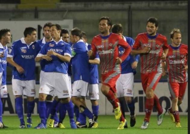 La Cremonese pareggia a Como 2-2 Un carattere da paura, orgoglio e cuore da vendere di Giorgio Barbieri