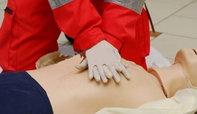 Asst Cremona Corso e retraining per laici e sanitari BLSD PAD