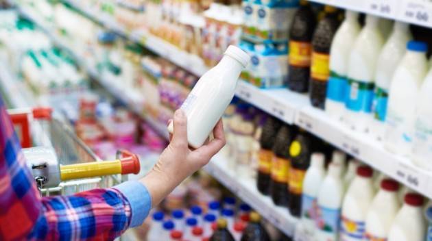 Latte Coldiretti Cremona , con etichetta stop inganni in 3 cartoni su 4