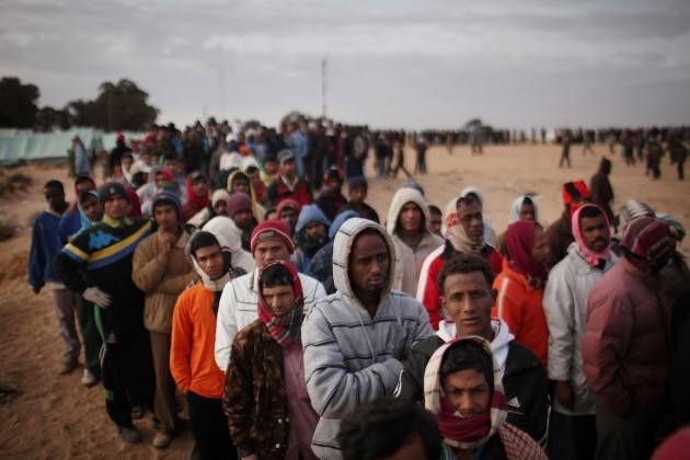 Pianeta Migranti. Lettera aperta di padre Musie Zerai al commissario Ue Avramopoulos