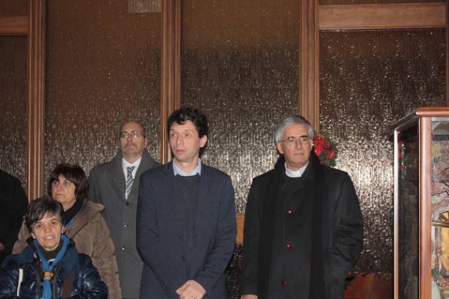 Cremona Il Sindaco Galimberti  ed il Vescovo Napolioni inaugurano la mostra dei Presepi