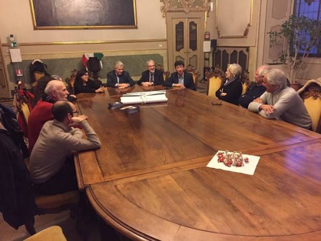 Cremona Sambio di auguri nel pomeriggio in Comune