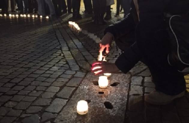 (Video) Successo del Flash Mob 'Cremona con Aleppo'.Interventi,poesie e manifestazione 