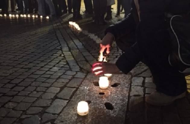 (Video) Successo del Flash Mob 'Cremona con Aleppo'.Interventi,poesie e manifestazione 