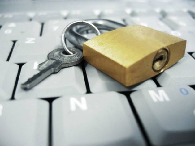 Tecno Dal reale al virtuale: consigli per la sicurezza