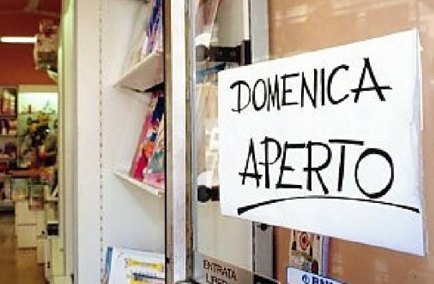 No alla apertura festiva dei centri commerciali di Felice Resmini (Soresina)