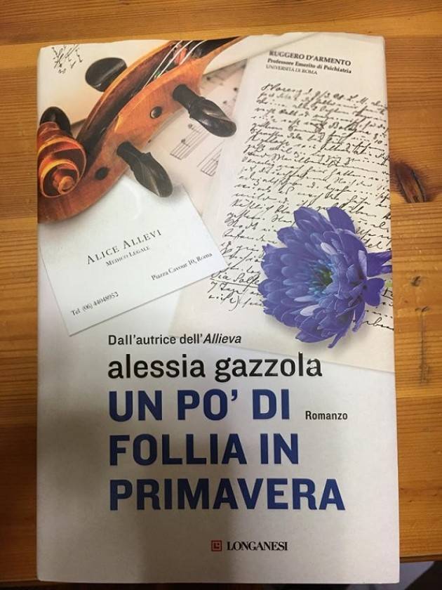 Un po’ di follia in primavera  di Alessia Gazzola Un libro da leggere di Giorgio Barbieri