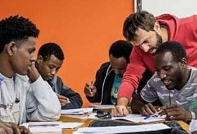 Pianeta Migranti. La voce Rosolino Azzali, sindaco cremonese, che fa accoglienza diffusa.