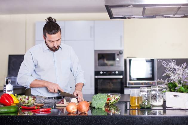 Home restaurant,  quando la politica è strabica