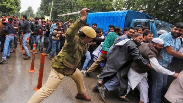 Presidio di protesta per il Kashmir a Milano, 5 febbraio 2017 ore 13-18, sotto il Consolato Indiano.