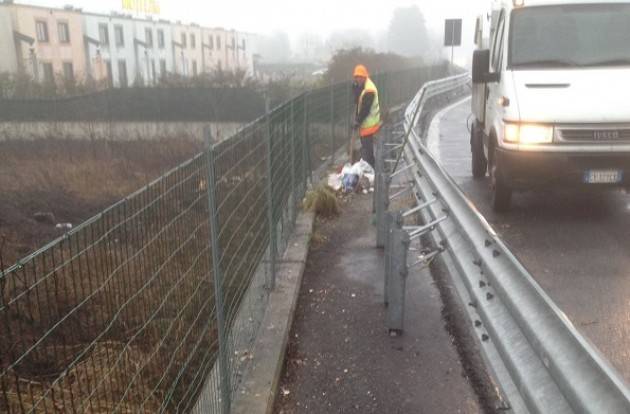 Crema  PULIZIA PAULLESE Piloni: ‘ L'iniziativa sta funzionando e restituendo decoro alla strada’