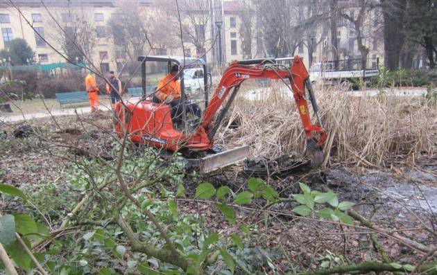 Cremona Avviati lavori di manutenzione straordinaria nei parchi cittadini