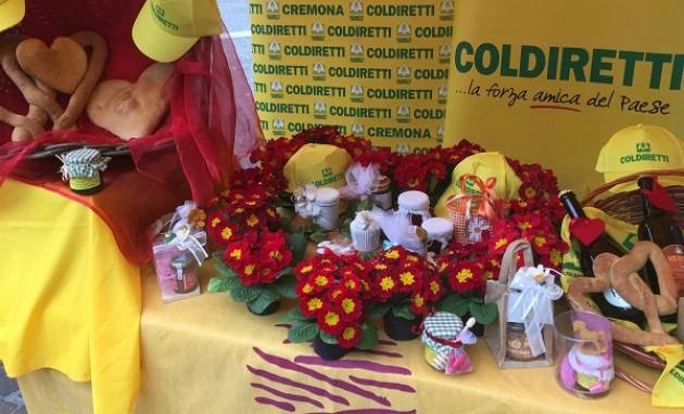 Cremona Piace il San Valentino al Mercato di Campagna Amica in piazza Stradivari