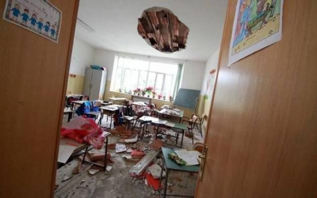 La scuola italiana è ‘povertà educativa’…povera scuola