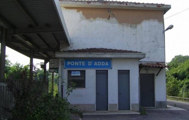 Pizzighettone La stazione ferroviaria di Ponte d’Adda fa schifo di Paolo Battiloro