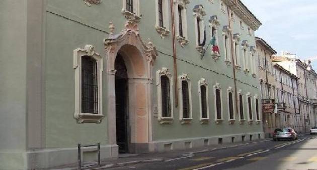 Cremona Critiche del giornale La Provincia alla scuola ' Sofonisba Anguissola’ . Il Preside non ci stà