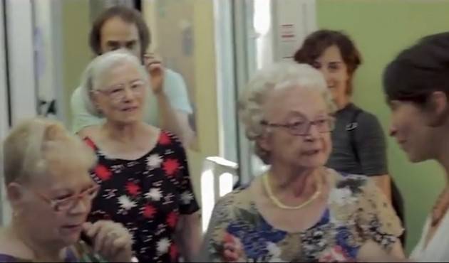 Uneba video – Fondazione Brovedani, teatro con gli anziani della Casa Albergo