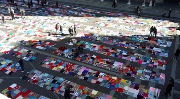Viva Vittoria colora la piazza del Comune  di Cremona  vendute circa 650 coperte