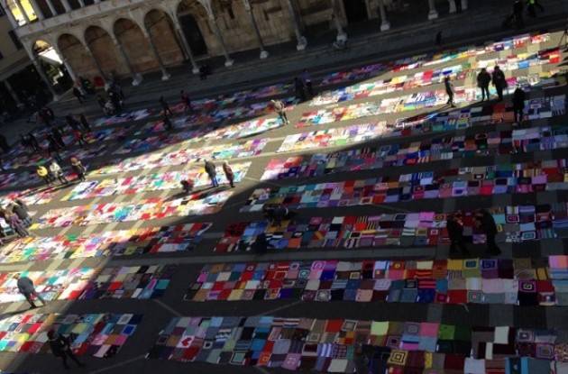 Viva Vittoria colora la piazza del Comune  di Cremona  vendute circa 650 coperte